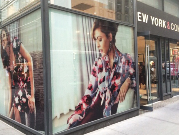Eva Mendes New York & Company 59th Street
