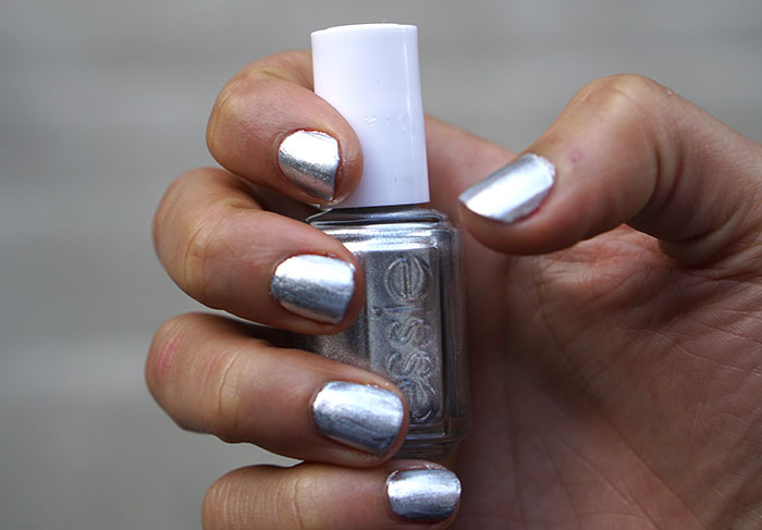 essie-silver-holiday-nail-polish